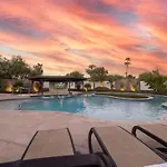 Luxe Resort Retreat